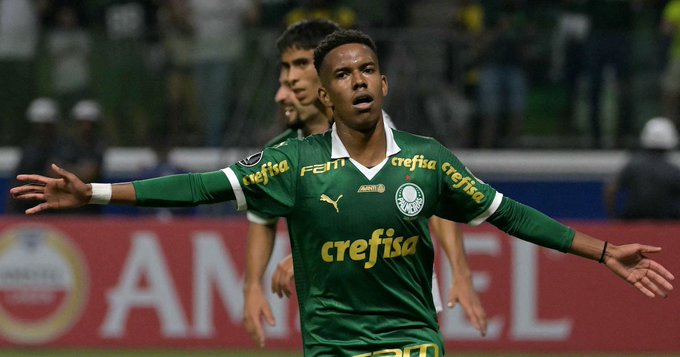 Jornais da Espanha se encantam com o futebol de Estêvão no Palmeiras: ‘Messinho’