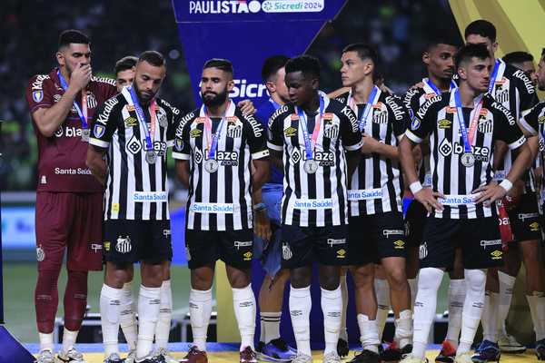 Giuliano lamenta vice do Paulistão, mas exalta início de trabalho no Santos