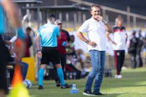 Série D: Especialista da divisão, Paulo Roberto estreia com vitória no Brasiliense