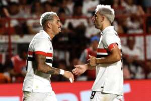 Sob olhar de Zubeldía, Luciano valoriza vitória do São Paulo após 'semana turbulenta'