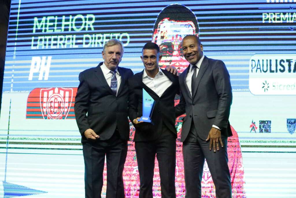 Lateral-direito da Seleção da Série A2, PH comemora 1º troféu individual da carreira