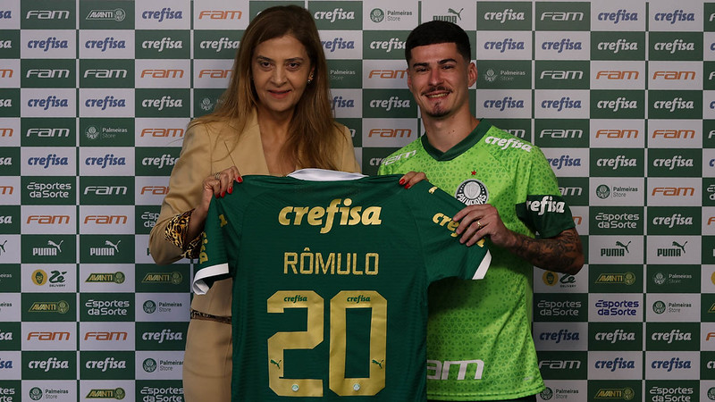Romulo e apresentado no Palmeiras