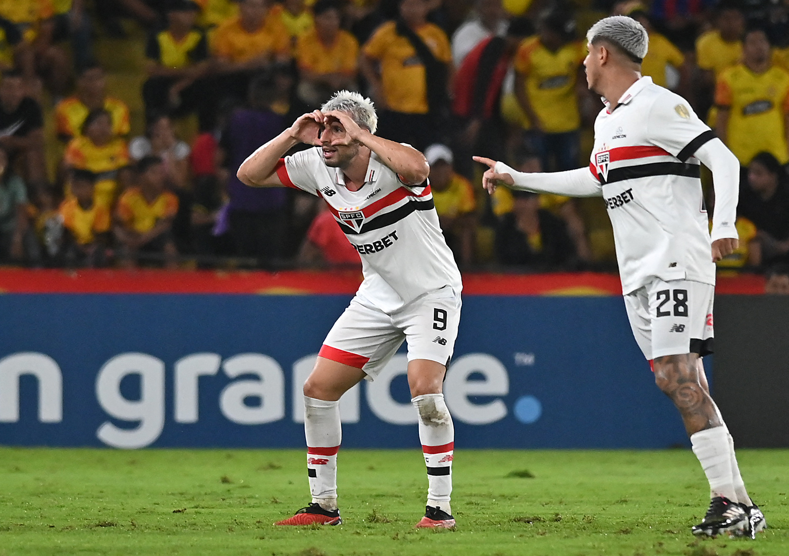 Calleri celebra vitória e aponta objetivo do São Paulo na Libertadores: “Ser campeão”. VEJA!
