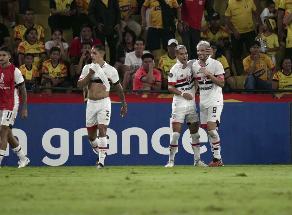 Zubeldía promete São Paulo ofensivo e aprova vitória na estreia: 'Gostei do time'