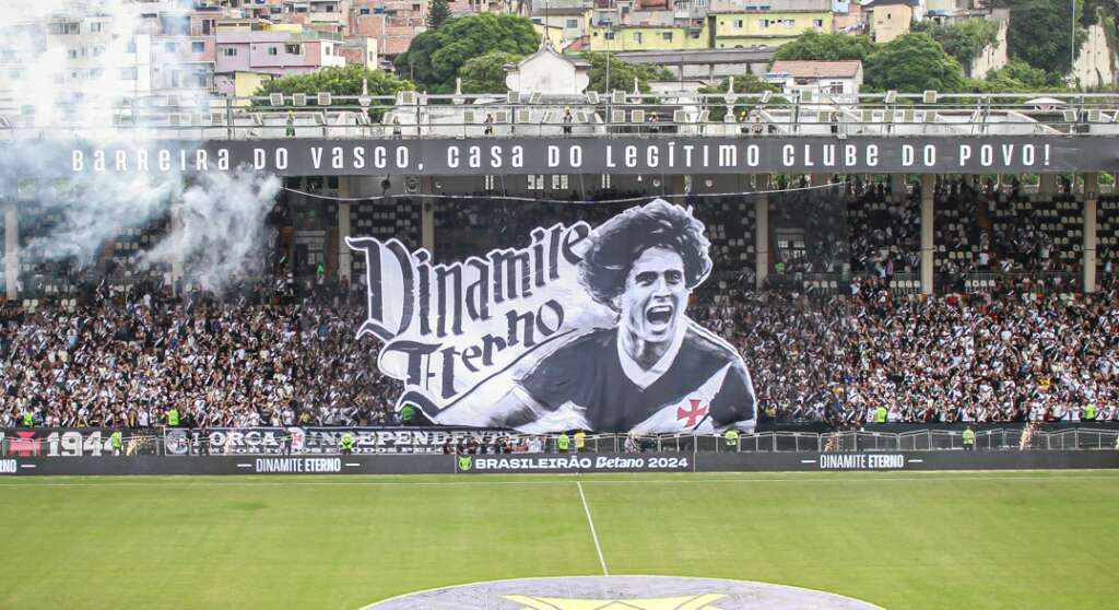 Família de Roberto Dinamite se emociona com homenagem do Vasco. Assista!