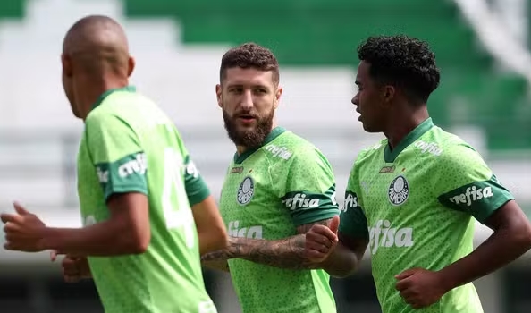 Sem Zé Rafael, Palmeiras finaliza preparação para enfrentar o Vitória no Brasileirão