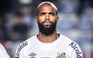 Goiás avança para ter zagueiro do Santos na Série B