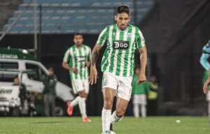Uruguaio faz golaço do 'meio da rua' em vitória do Racing-URU na Sul-Americana. Vídeo!