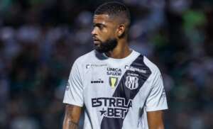 Zagueiro Castro elogia elenco da Ponte Preta e projeta Série B: 'Lutar pelo acesso'