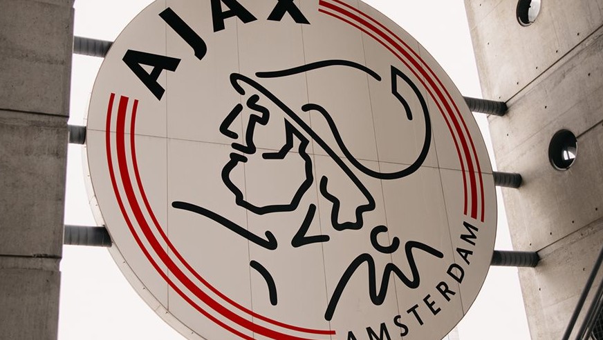 CEO do Ajax é suspenso sob suspeita de ‘insider trading’ no clube holandês