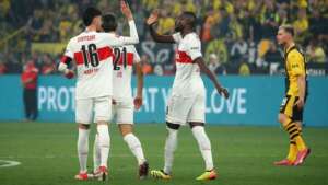 ALEMÃO: Em jogo morno, Stuttgart vence Dortmund e iguala pontuação do Bayern de Munique