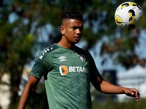 Goiás sonda zagueiro David Braz para a disputa da Série B