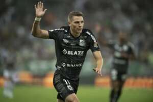 Fortaleza quer atacante do Santos para sequência da temporada na Série A do Brasileirão