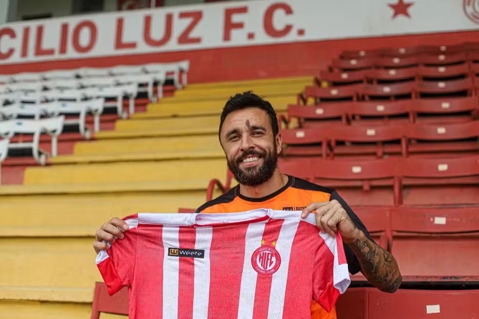 Série D: Hercílio Luz-SC acerta contratação do atacante Caio Mancha, ex-Velo Clube