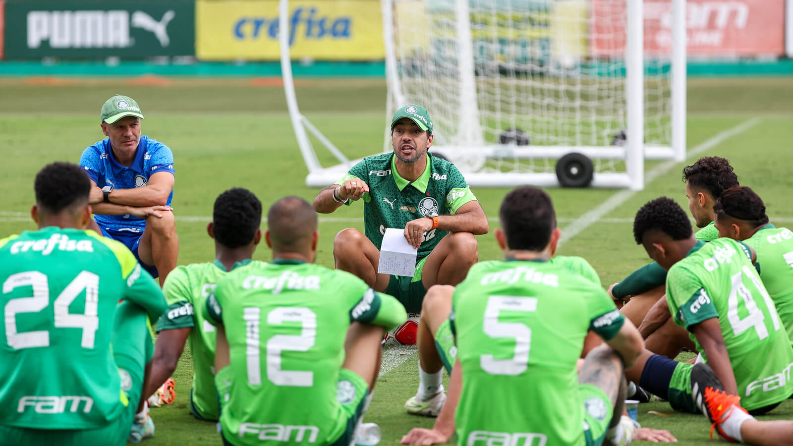 Último treino do Palmeiras antes de final tem trabalho tático e conversa com Abel