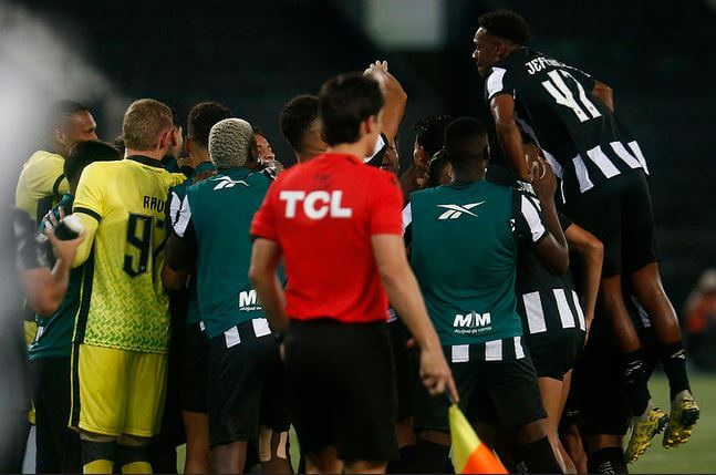 Botafogo x Universitario-PER – Só a vitória interessa!