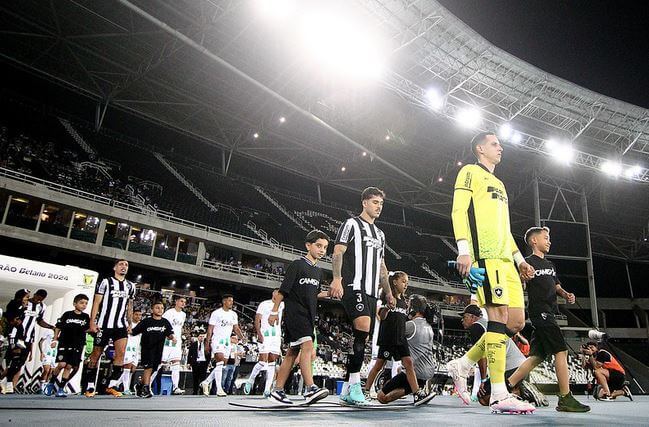 Botafogo x Universitario-PER – Onde assistir, prováveis escalações e arbitragem