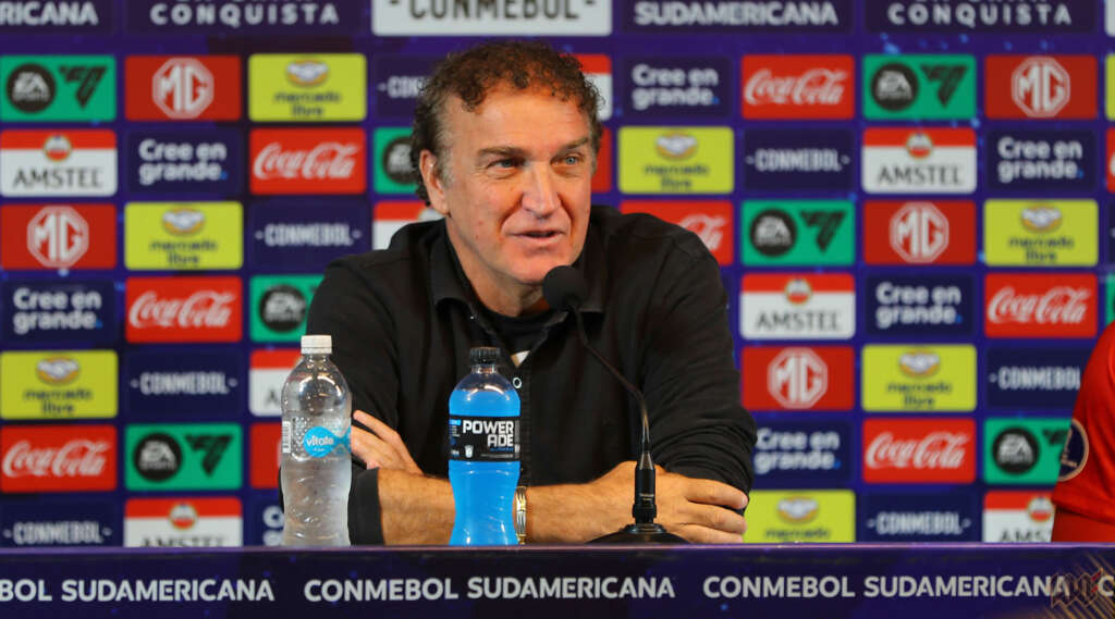 Cuca elogia Athletico, mas revela: 'Vamos ter que priorizar alguma competição'