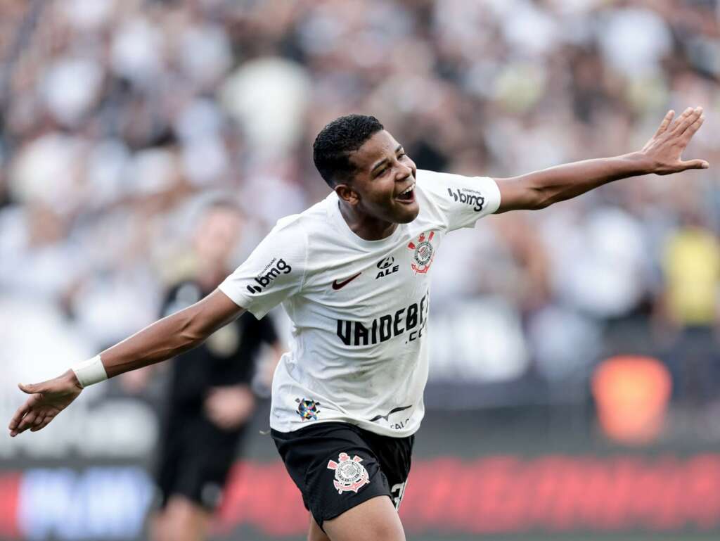 Corinthians 3 x 0 Fluminense – Timão abre porteira dos gols e vence a primeira no Brasileirão