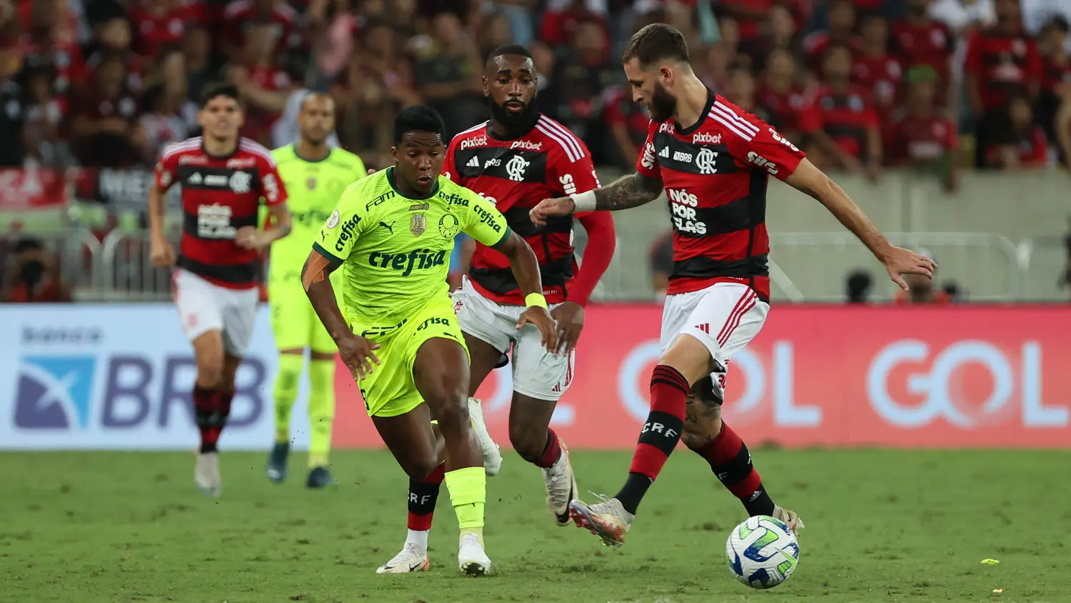 BRASILEIRÃO: Últimos campeões se enfrentam em um Allianz Parque pós-show