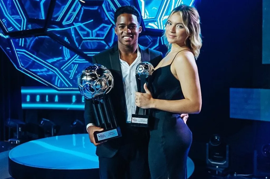 Endrick e Gabriely revelam detalhes do contrato de namoro e jogador lembra início: ‘Aposta’