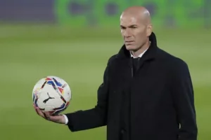 Zidane está na mira do Bayern de Munique para substituir Tuchel, diz jornal