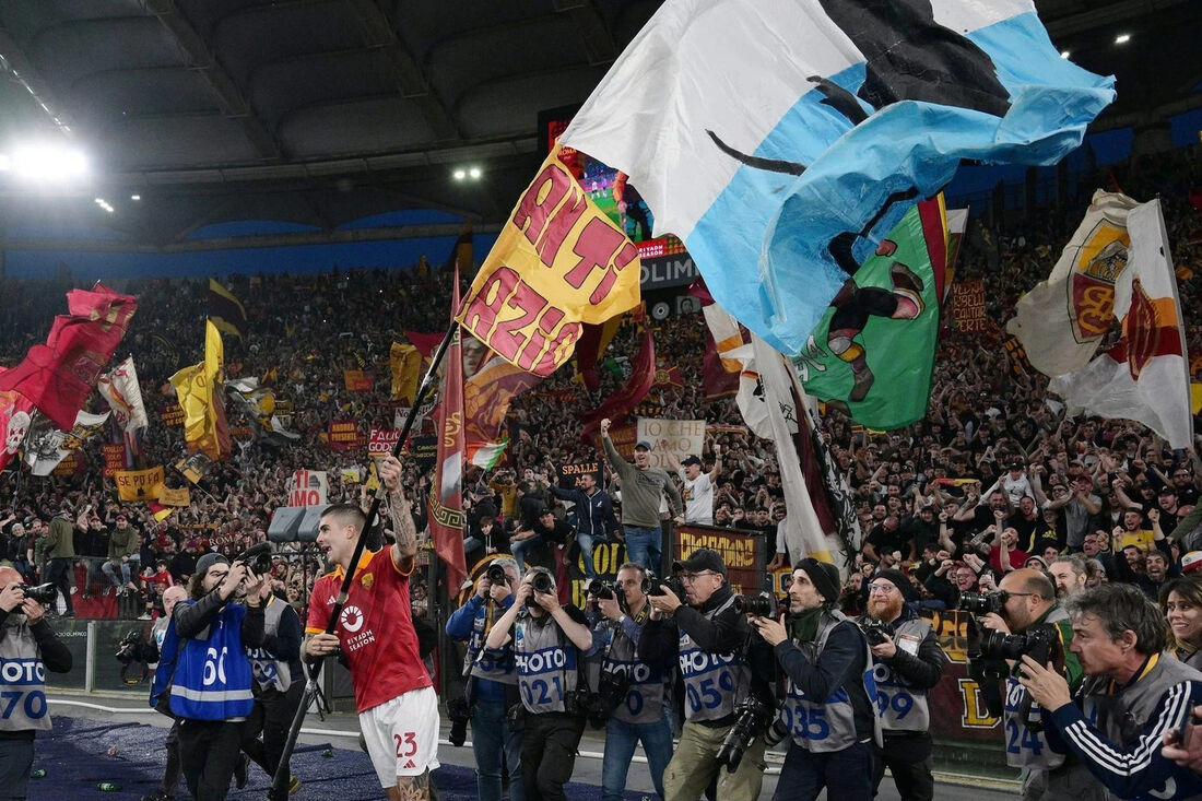 Torcida da Roma faz ‘vaquinha’ para pagar multa de jogador que provocou Lazio ‘sem querer’