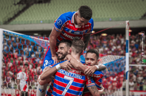 Fortaleza 5 x 0 Nacional Potosí (BOL) - Laion atropela no Castelão