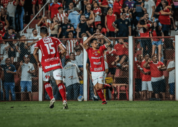 Vila Nova-GO 2 x 0 Cuiabá-MT - Tigre coloca uma mão na decisão