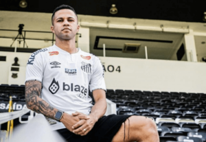 Serginho é apresentado no Santos e recebe apoio de Neymar: 'Está voltando para casa'