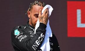 Hamilton explica por que deixou Russell ultrapassá-lo: ‘Não conseguia virar o carro’