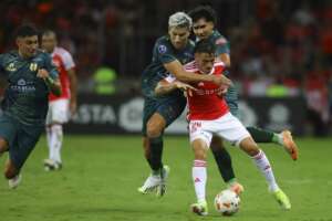 Internacional 0 x 0 Real Tomayapo-BOL - Inter empata e é vaiado sob olhares de Dorival Júnior