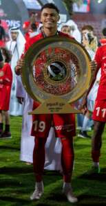 Em menos de um ano, ex-Flamengo, conquista seu segundo título pelo Shabab Al-Ahli