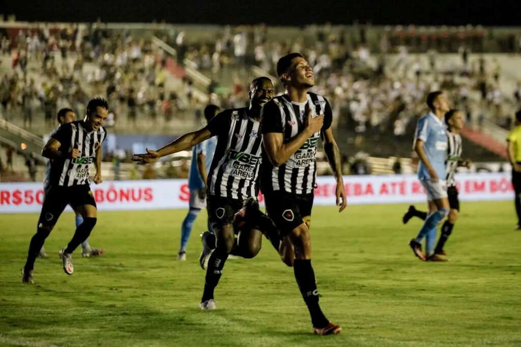 Pedro Ivo desfalque Botafogo-PB
