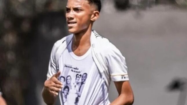 Filho homenageia Robinho após marcar pelo Santos no Sub-17