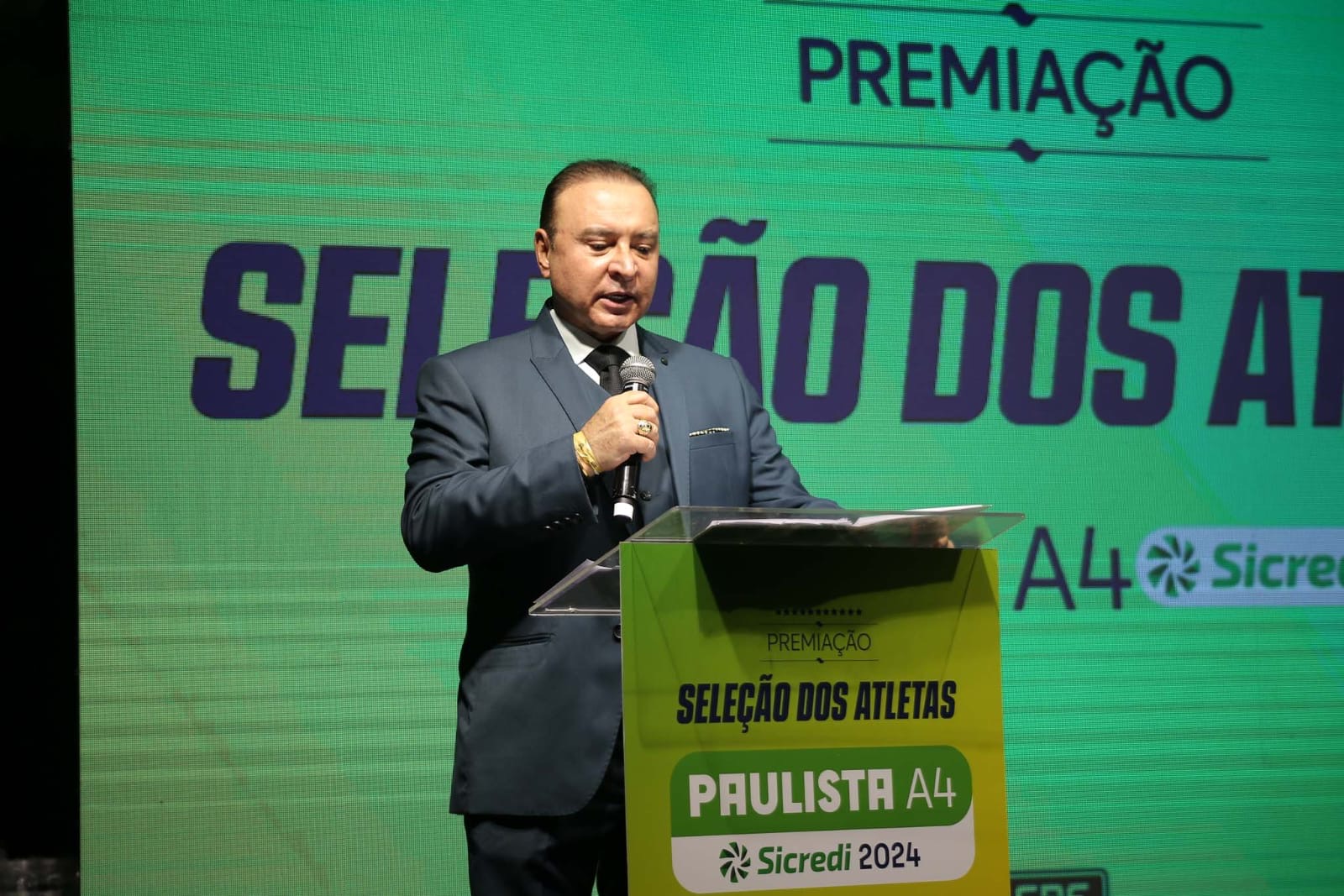 Presidente da ABRACE discursa em encerramento do Paulista A4, organizado em conjunto com FPF e SAPESP