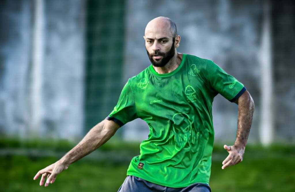 Marcelo deve ser mantido no meio-campo do Floresta