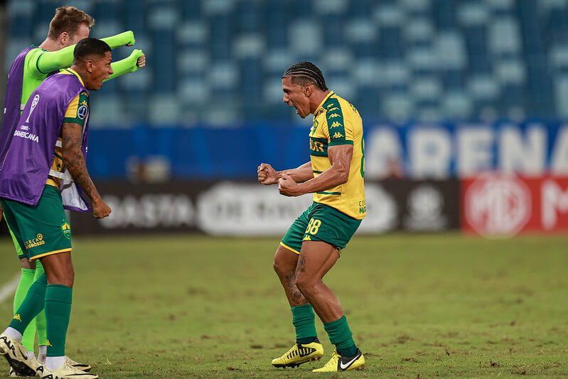 Fernando Sobral marca em empate do Cuiabá e lamenta: 