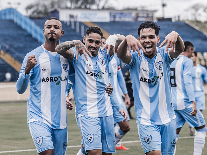 Londrina-PR 2 x 0 São Bernardo-SP - Tubarão controla e vence no Estádio do Café