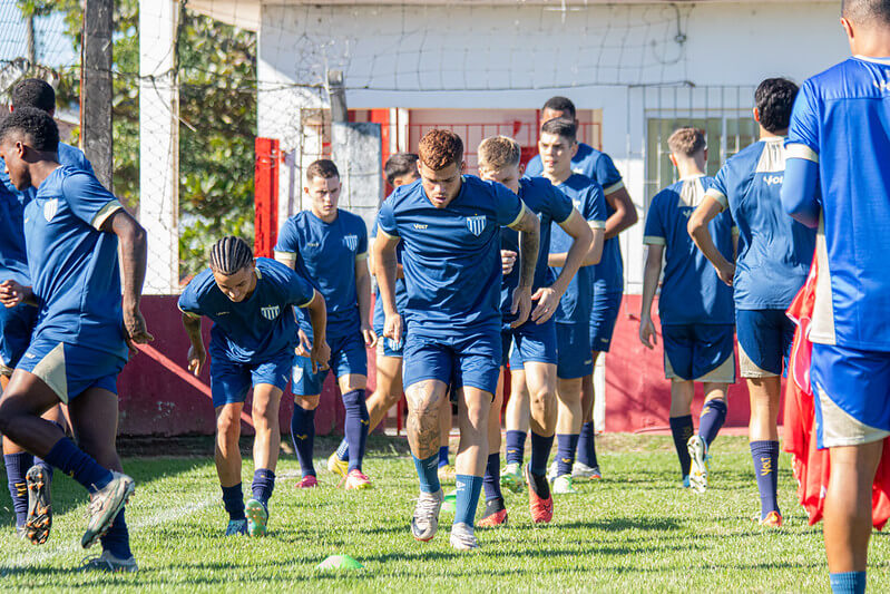 Avaí x Goiás - Leão na cola do G-4 e Esmeraldino persegue líder na Série B