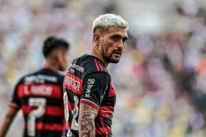 Flamengo pode ter retorno de Arrascaeta para duelo com o Corinthians