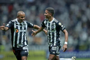 Atlético-MG 4 x 0 Caracas-VEN - Galo vence e carimba liderança do Grupo G