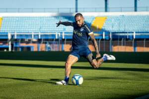 Em meio aos atrasos salariais na Série B, Avaí atualiza situação dos jogadores no DM