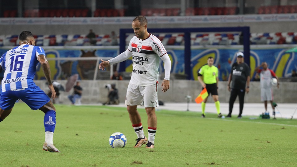 Após empates na Série B, meia do Botafogo-SP projeta jogo da Copa do Brasil: 'Estamos prontos'