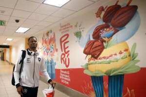 Universitario-PER x Botafogo - Fogão faz duelo direto e pode garantir classificação antecipada