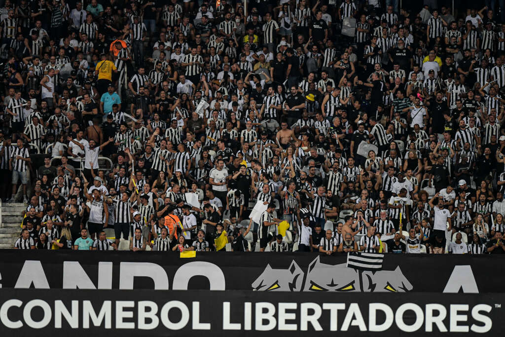 Botafogo abre