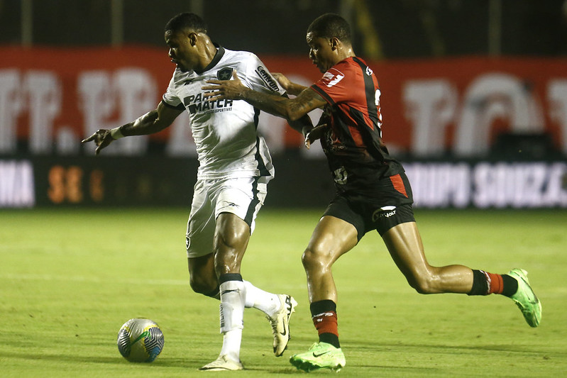 Botafogo bate Vitoria e avanca na Copa do Brasil 5