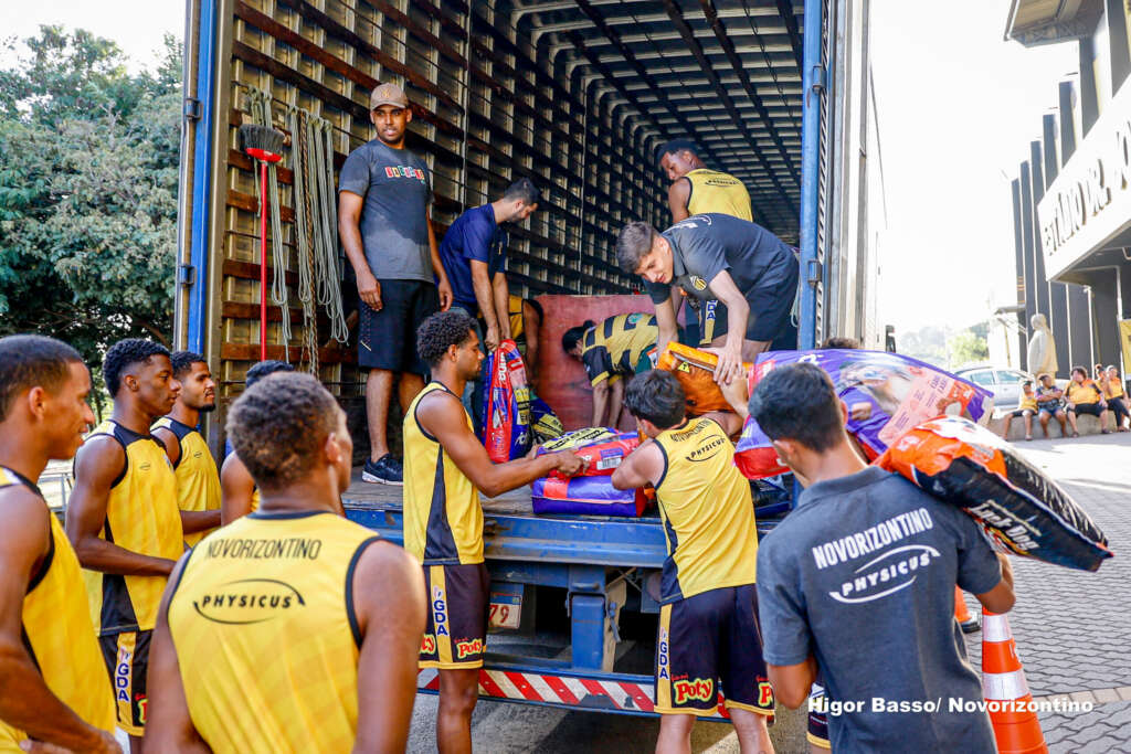 Novorizontino envia carreta de donativos para famílias de Canoas, no Rio Grande do Sul 6 CARREGAMENTO 12 scaled 1