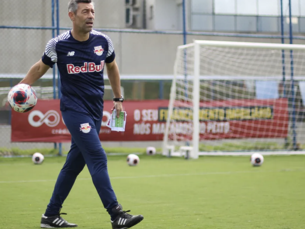 Pedro Caixinha diz que pausa foi importante para o Bragantino e prega evolução