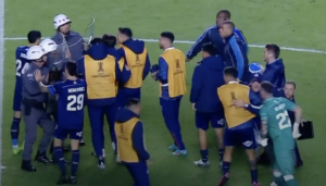 Jogadores do Talleres são detidos e multados em R$ 20 mil por desacato após duelo com São Paulo